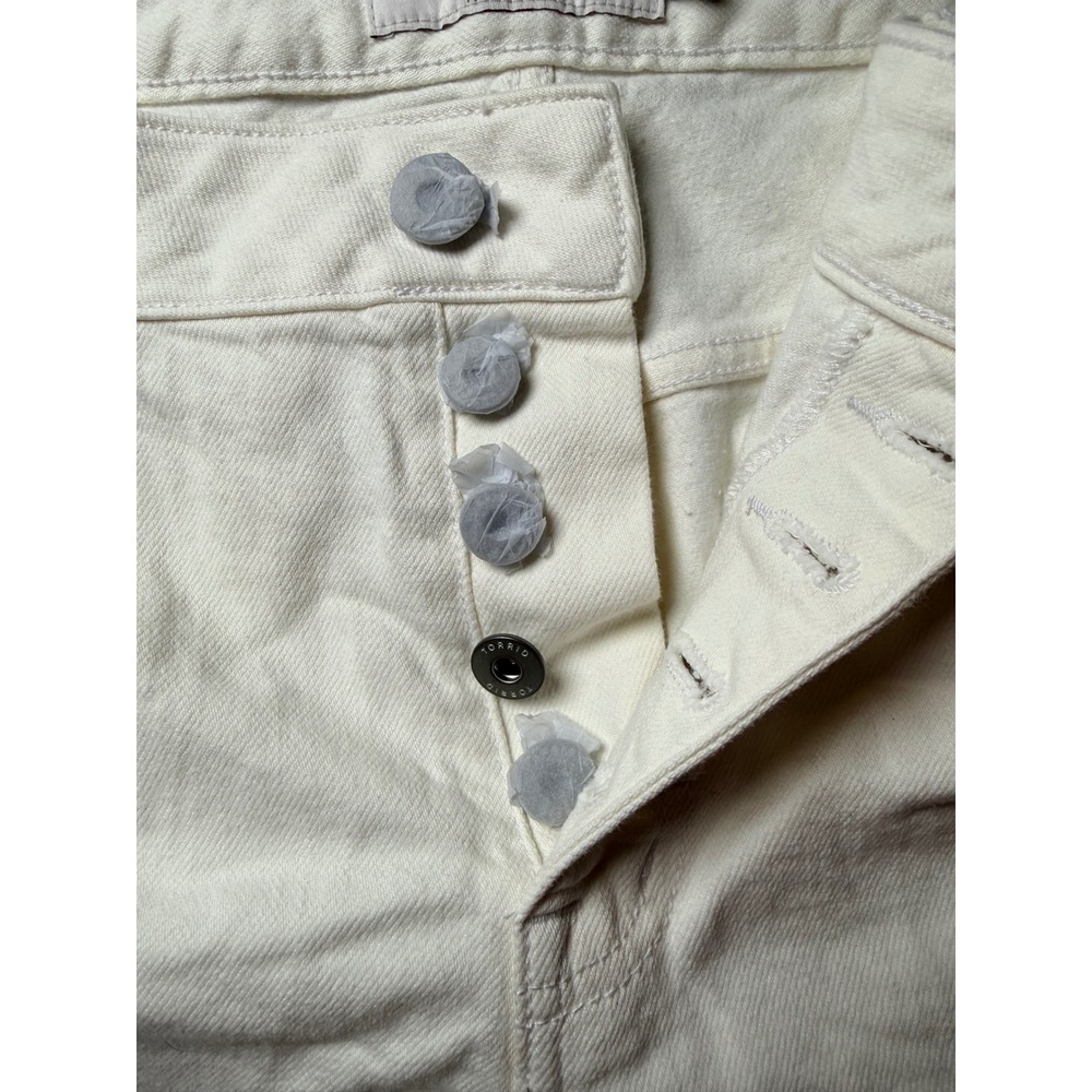 Torrid First At Fit White Distressed Denim Shorts Plus Size 20 Button Fly Summer - Picture 2 of 5